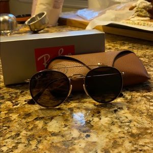 BRAND NEW polarized ray ban sunglasses